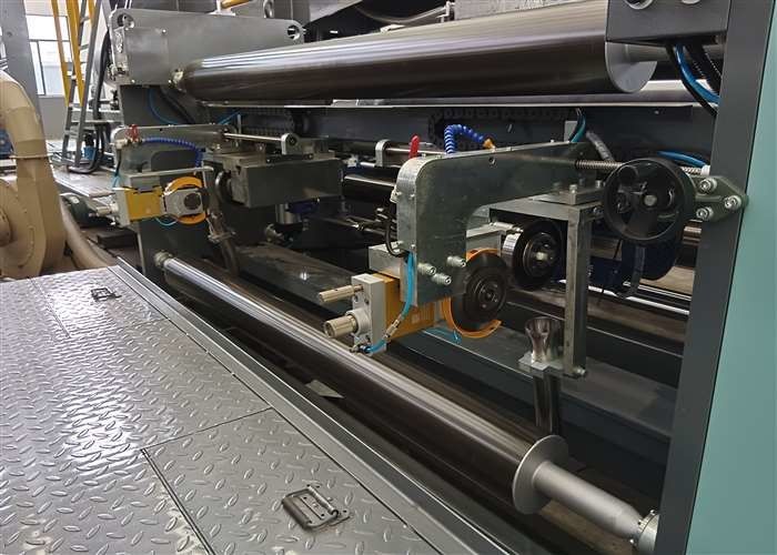 Capacité 200 - 400 kg/h Machine de stratification par revêtement par extrusion Max. Vitesse de revêtement 200 M/min