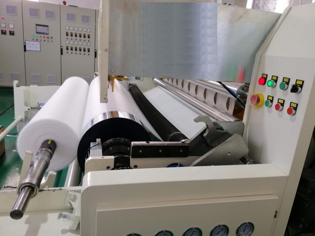 Machine de tissu soufflée par fonte de largeur de l'acier inoxydable 1600mm pour le matériel de filtre de masque