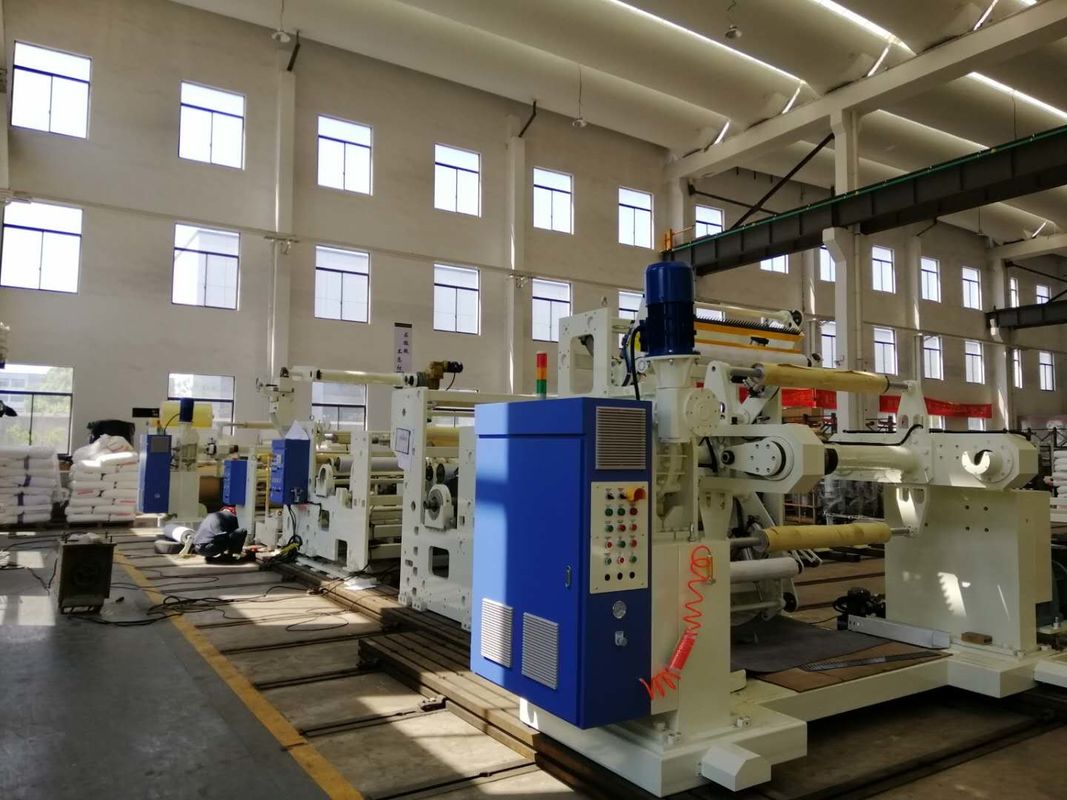 Machine en plastique de stratification d'extrudeuse automatique de haute performance avec la conception spéciale de vis dans blanc et bleu