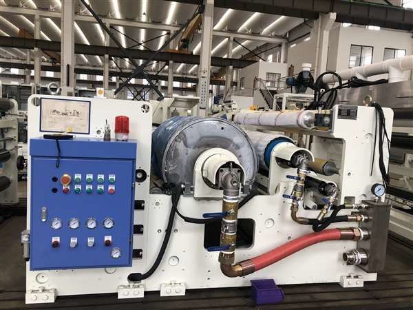 200 à 400 kg/h Capacité de production Machine de laminage par extrusion de papier à coupe avec revêtement