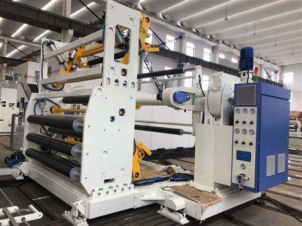 200 à 400 kg/h Capacité de production Machine de laminage par extrusion de papier à coupe avec revêtement